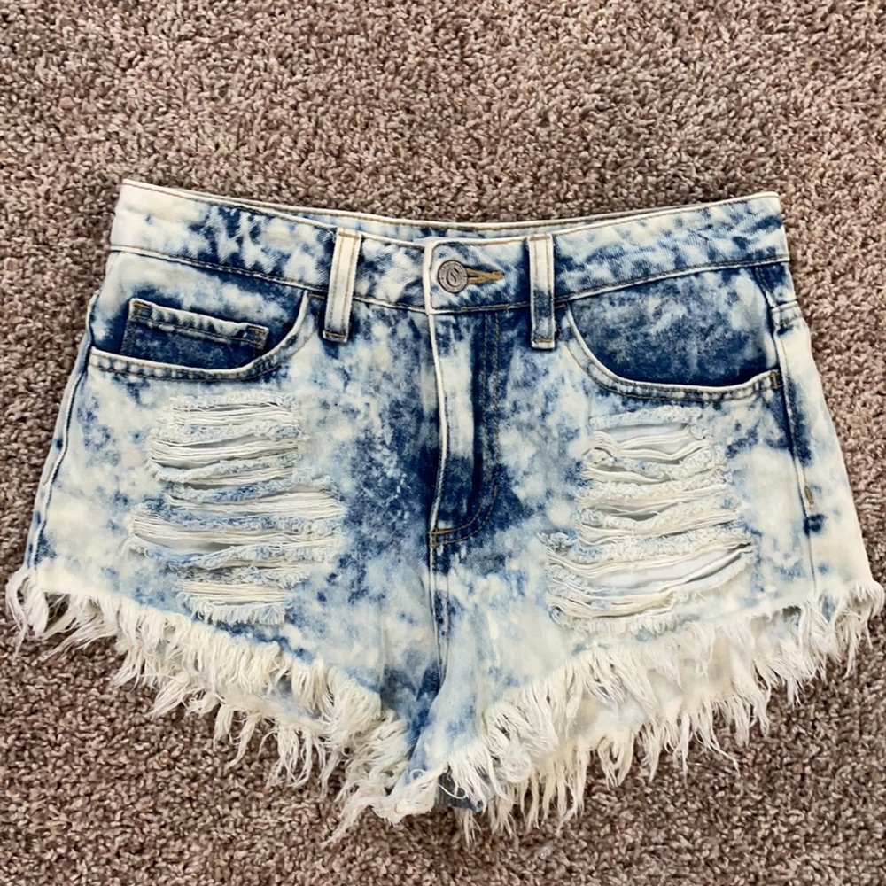 High-waisted extra light wash jean shorts NWOT